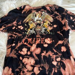 Queen Band Tee